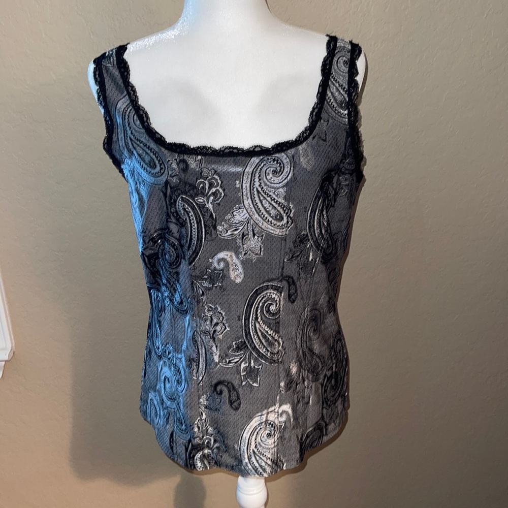 EUC white black house top